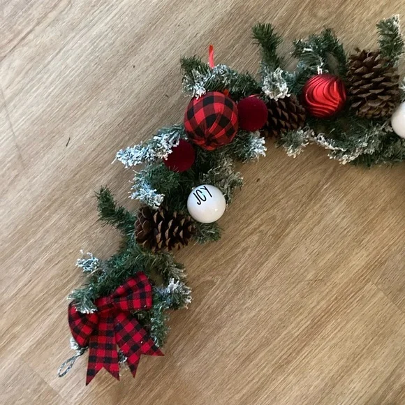 Red Buffalo Plaid Snowman Garland - Picture 2 of 6